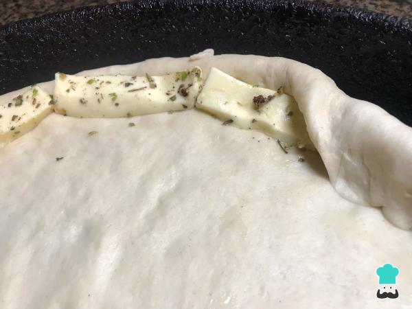 Recette de pizza aux bords de fromage – Étape 5
