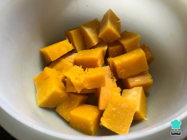 Recette saine de gâteau à la citrouille sans sucre - Étape 1
