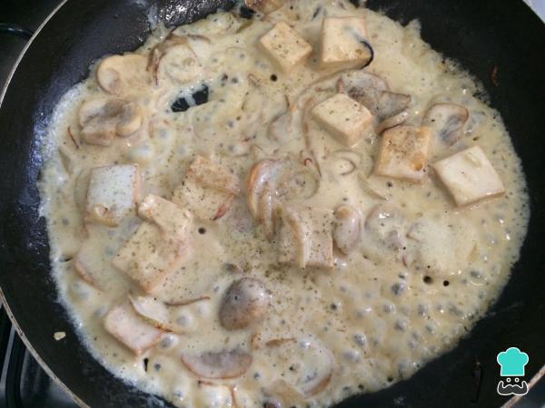 Recette de Pâtes au Tofu Fumé et Champignons - Étape 4
