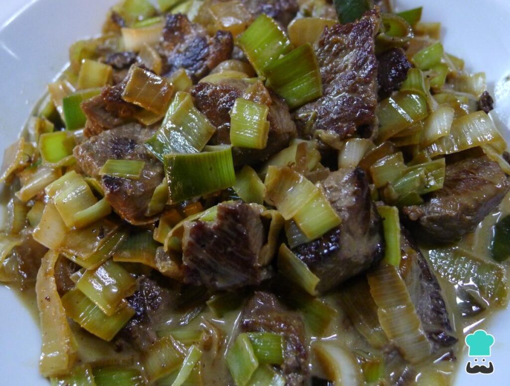 Recette de Bœuf à la sauce aux poireaux