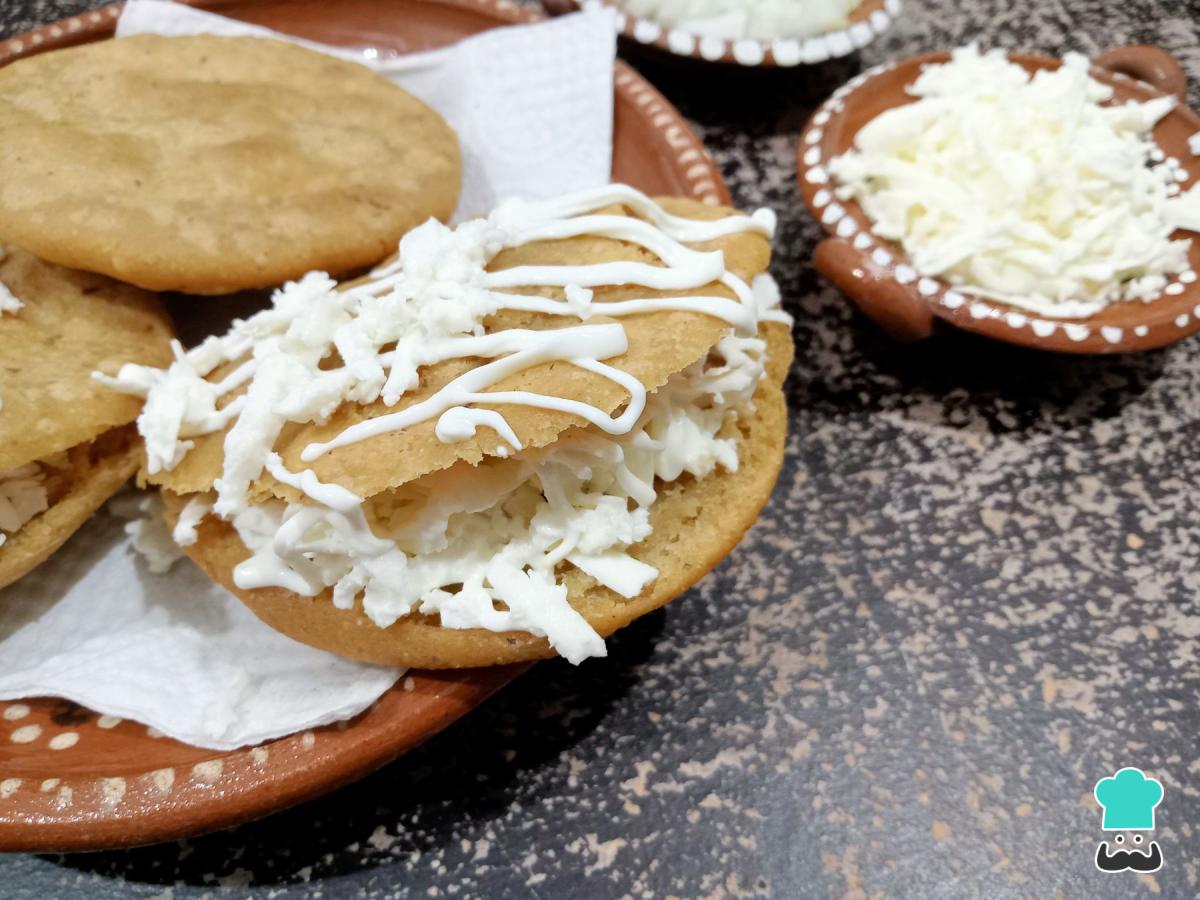 Recette de Gorditas à la couenne de porc pressée