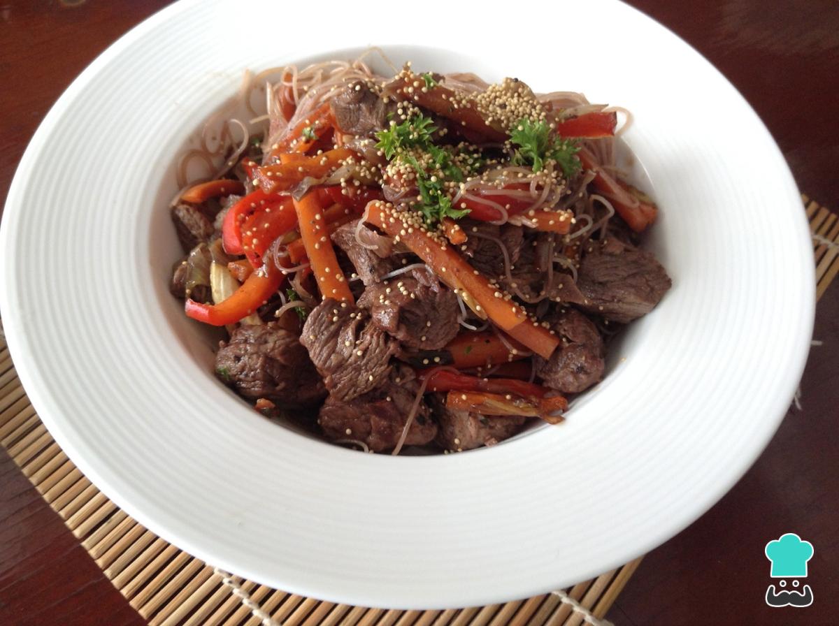 Recette de Nouilles de riz sautées à la viande