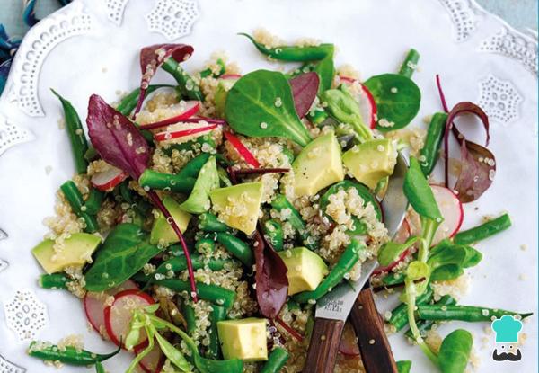 Recette de Salade de Radis et Avocats au Quinoa