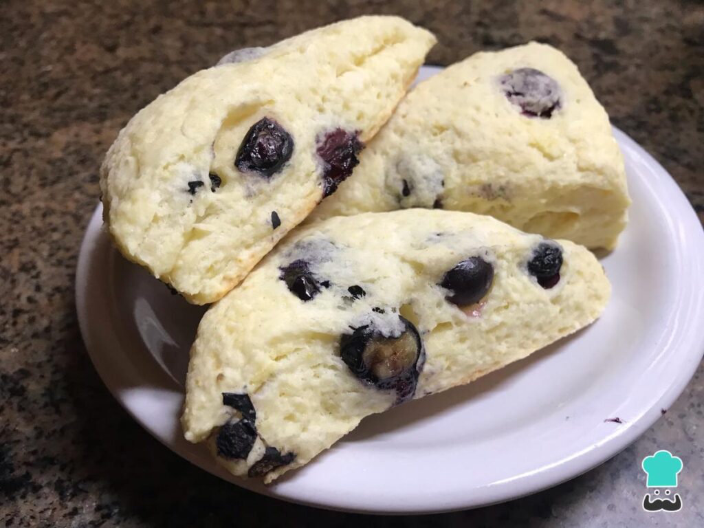 Recette de Scones au citron et aux bleuets