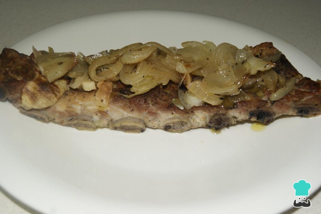 Recette de côtes de porc à l'oignon et à l'ail