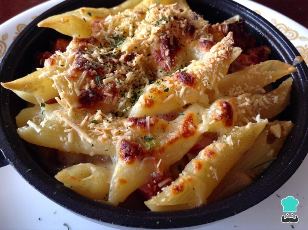 Recette de macaronis au four au chorizo ​​​​