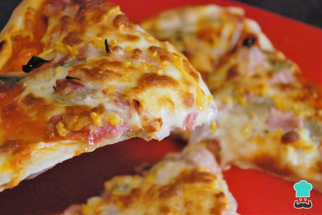 Recette de pizza aux champignons et bacon
