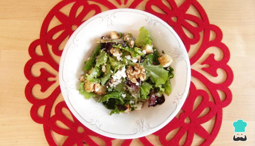 Recette de salade de chèvre, noix et miel