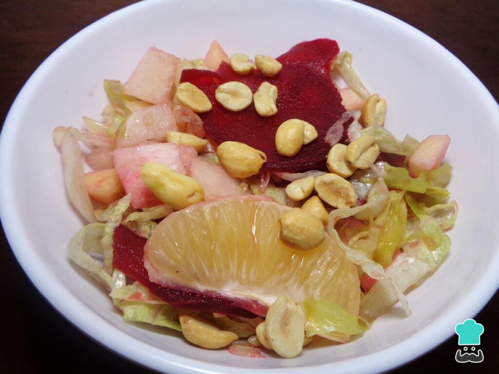 Recette de salade de laitue, carottes et betteraves