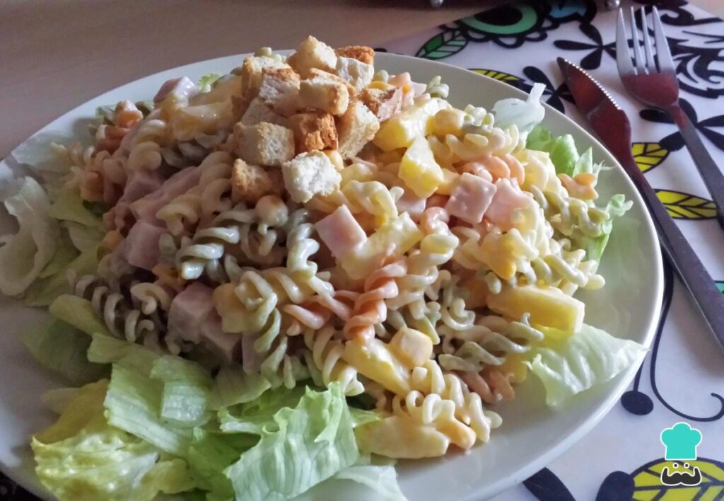 Recette de salade de pâtes à la mayonnaise et à l'ananas