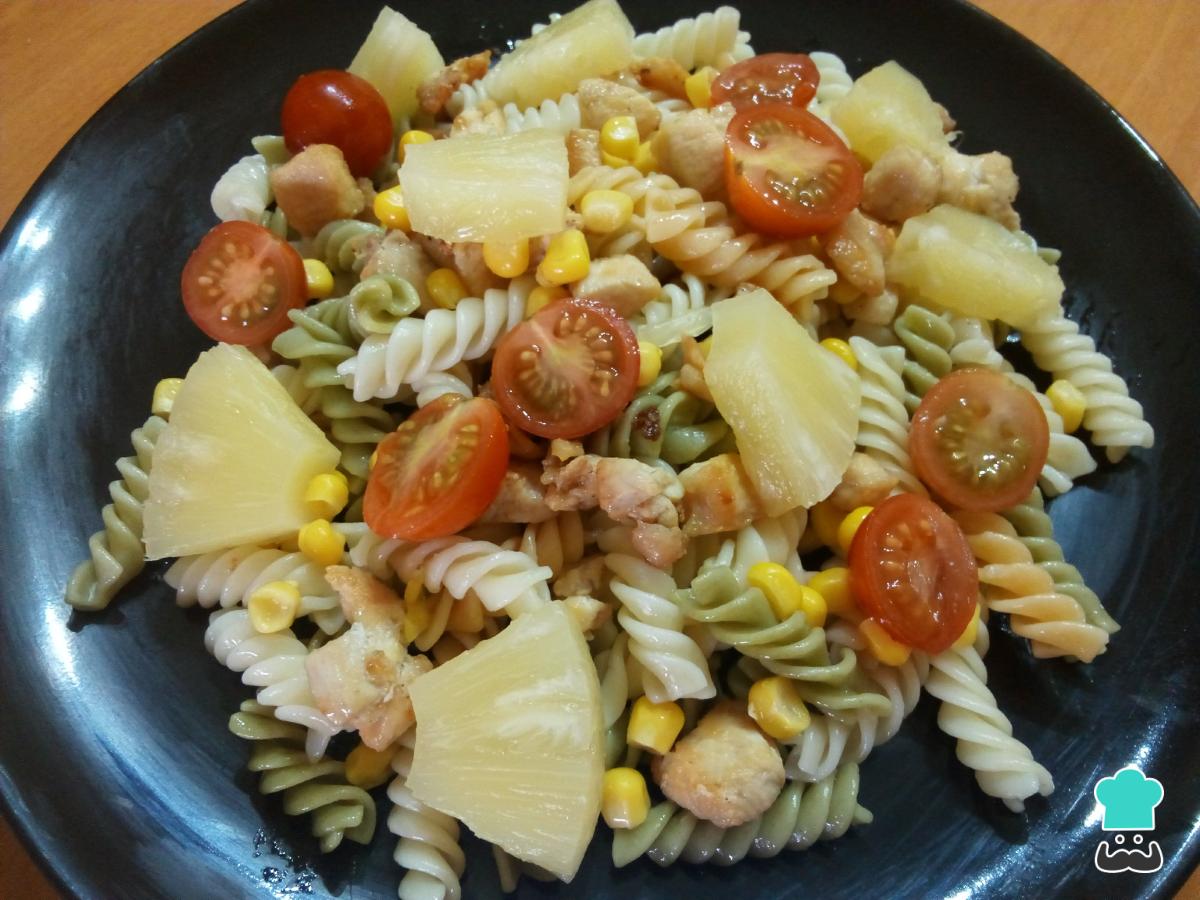 Recette de salade de pâtes au poulet et à l'ananas
