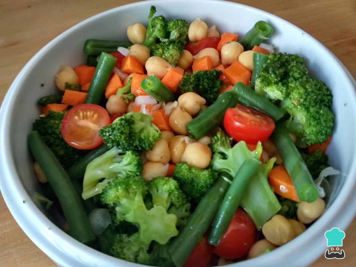 Recette de salade de pois chiches végétalienne