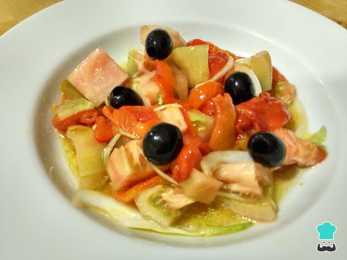 Recette de salade de poivrons rôtis, tomates et oignons