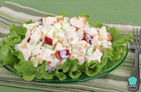Recette de salade de poulet et pommes avec mayonnaise