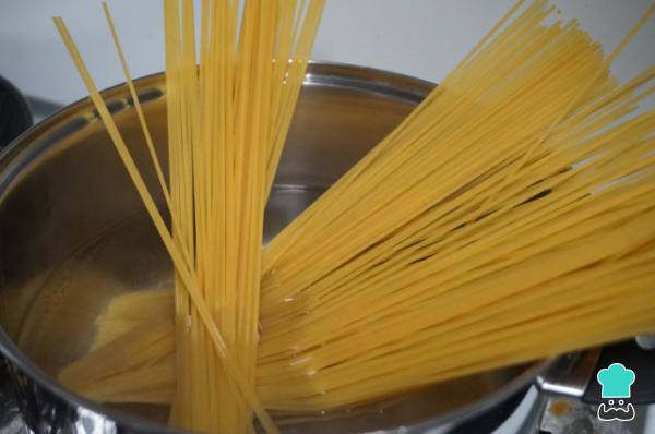 Recette Spaghetti aux crevettes à l'ail - Étape 2