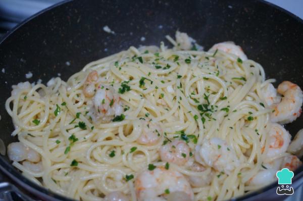 Recette Spaghetti aux crevettes à l'ail - Étape 7