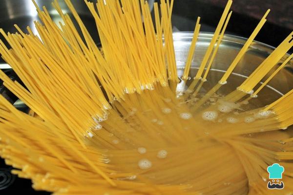 Recette facile de spaghettis au pesto – Étape 3
