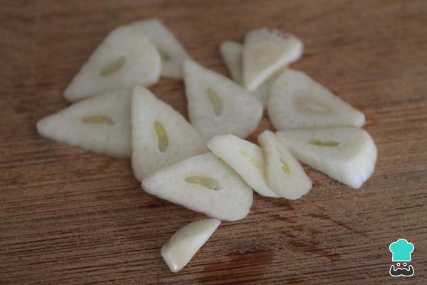 Recette de pil-pil de morue avec passoire - Étape 1