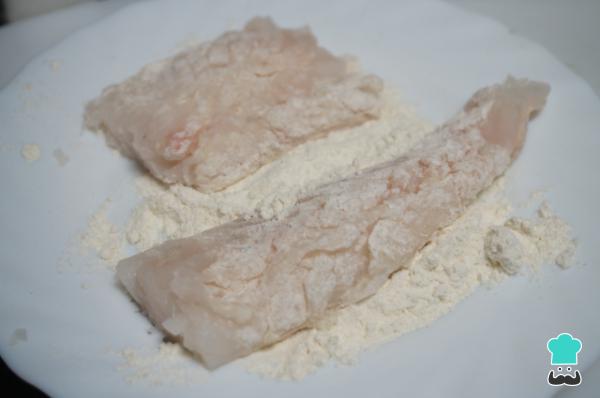 Recette de Merlu à la sauce piquillo - Étape 5