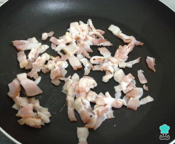 Recette de Macaroni carbonara à l'oignon - Étape 2