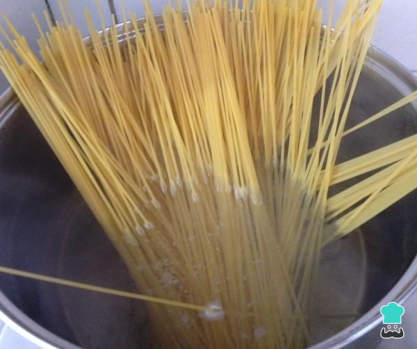 Recette des Spaghetti carbonara aux champignons - Étape 2