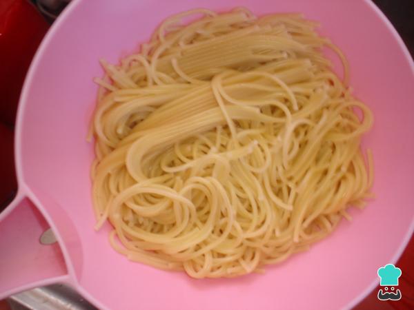 Recette facile de spaghettis à la bolognaise – Étape 1