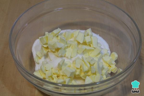 Recette de biscuits de Noël décorés - Étape 1