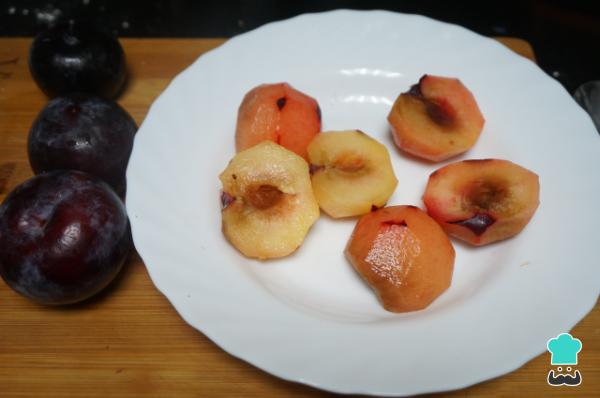 Recette de gâteau renversé aux prunes – Étape 1