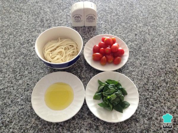 Recette de spaghettis margherita. - Étape 1