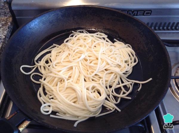 Recette de spaghettis margherita. - Étape 3