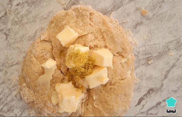 Recette du Pain des morts farci à la crème - Étape 5