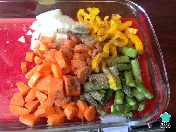Recette de Reineta au four avec légumes - Étape 1