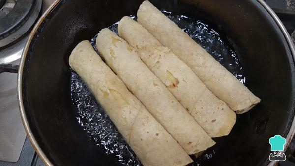 Recette de Flautas au poulet et au fromage - Étape 4