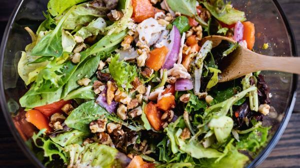 Les chefs espagnols sont d'accord : « L'ingrédient qui améliore les salades n'est pas l'huile ou le vinaigre, mais de bons cornichons » - Quels cornichons choisir pour améliorer chaque salade