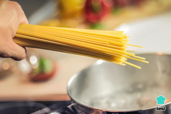 Recette Spaghetti aux poivrons - Étape 1