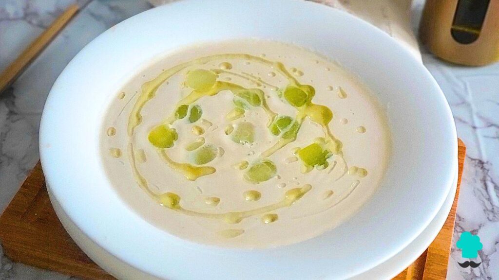 La recette Ajoblanco de grand-mère : le plat andalou qui réussit toujours en été et qui se prépare en quelques minutes seulement