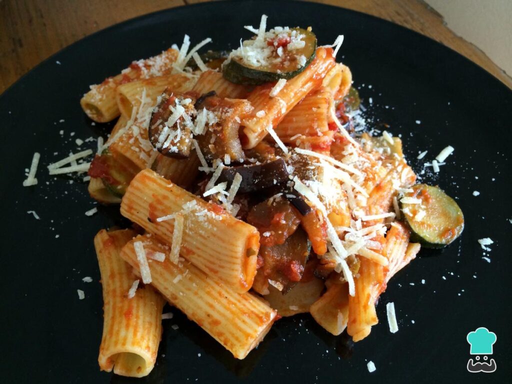 Recette de Macaroni aux aubergines et courgettes