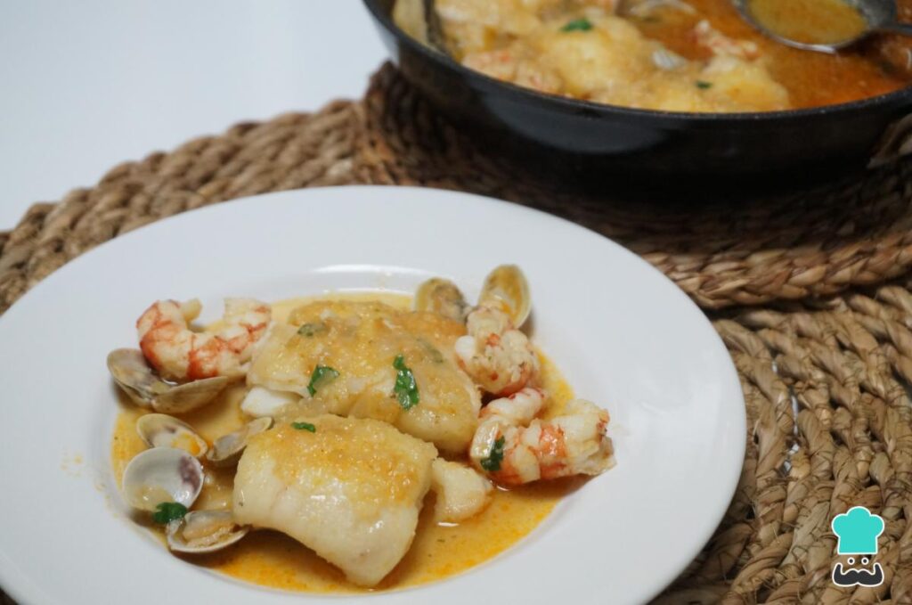 Recette de Merlu aux Fruits de Mer, Palourdes et Crevettes