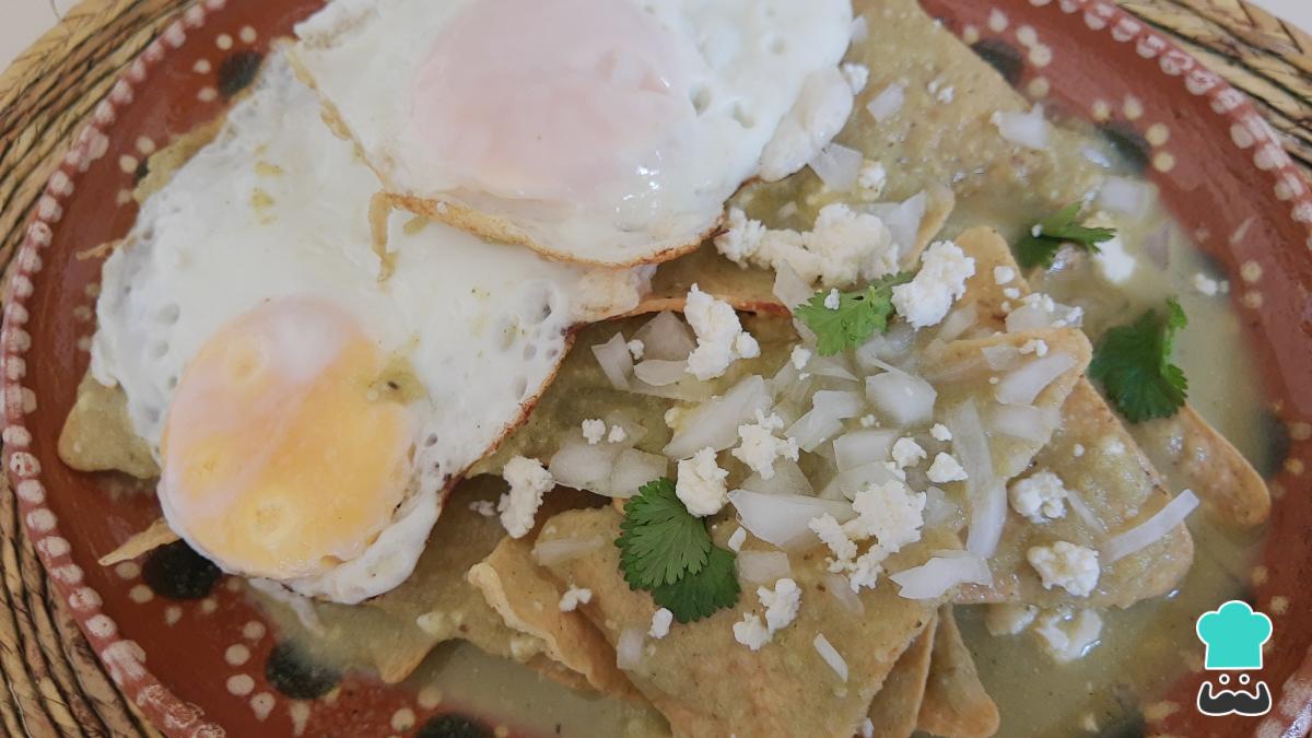 Recette de chilaquiles avec œuf au plat