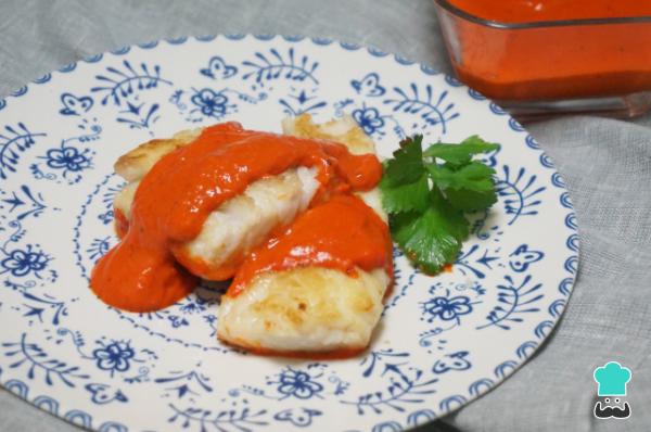 Recette de merlu à la sauce piquillo