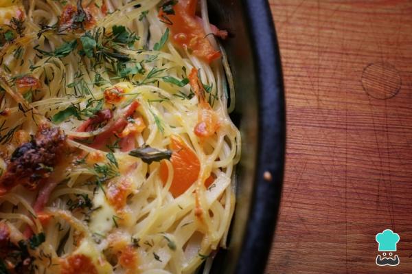 Recette de nouilles à la sauce blanche et au poulet