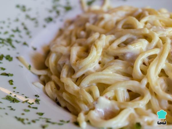 Recette de nouilles au poulet et à la crème