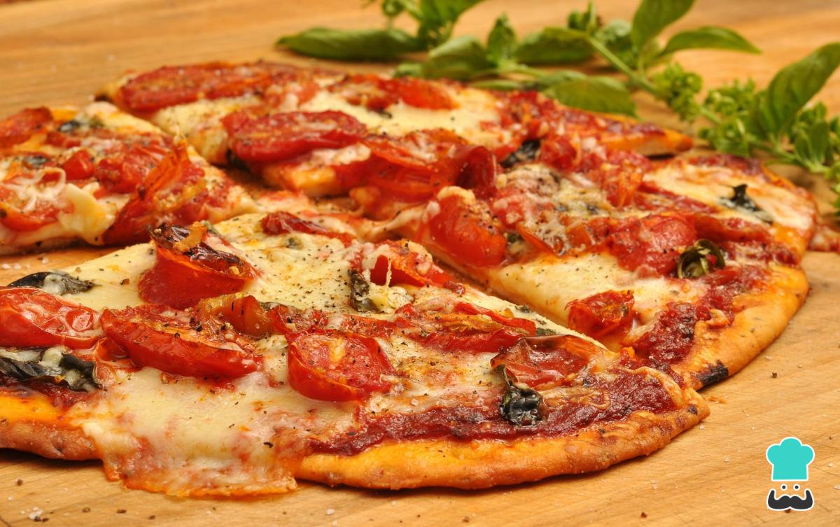 Recette de pizza napolitaine au jambon