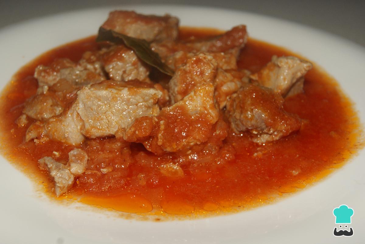 Recette de viande à la tomate et à l'oignon