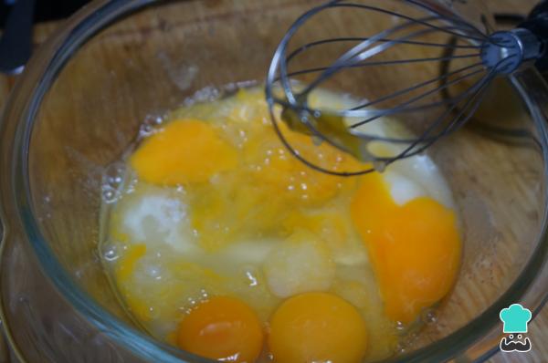 Recette de gâteau au yaourt naturel - Étape 2