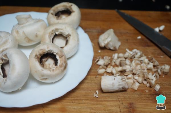 Recette végétarienne de champignons farcis - Étape 2