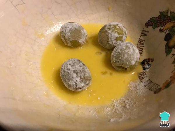 Recette des Olives panées au fromage - Étape 2