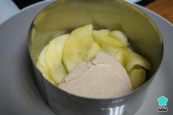 Recette des Mille feuilles de foie à la pomme et oignon caramélisé - Étape 6