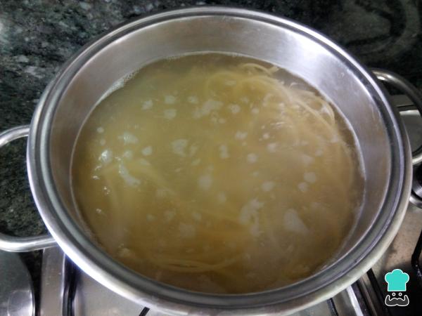 Recette Spaghetti au thon - Étape 1