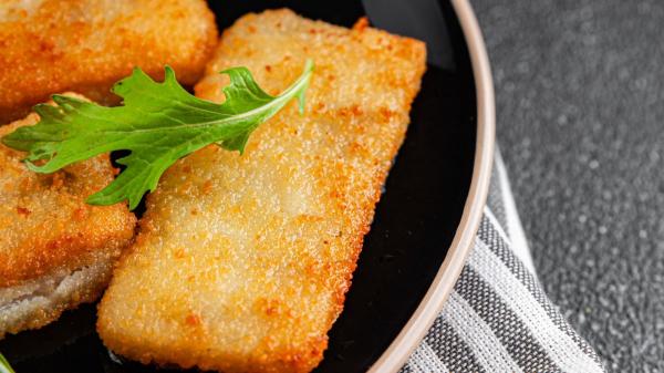 Ils ressemblent à de vieux livres frits, mais ils sont légers, sains et incitent les enfants à manger plus de poisson - Comment réaliser ces livres de lotte sains étape par étape